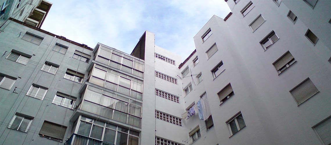 Llevamos a cabo la reparación de patios interiores en Madrid